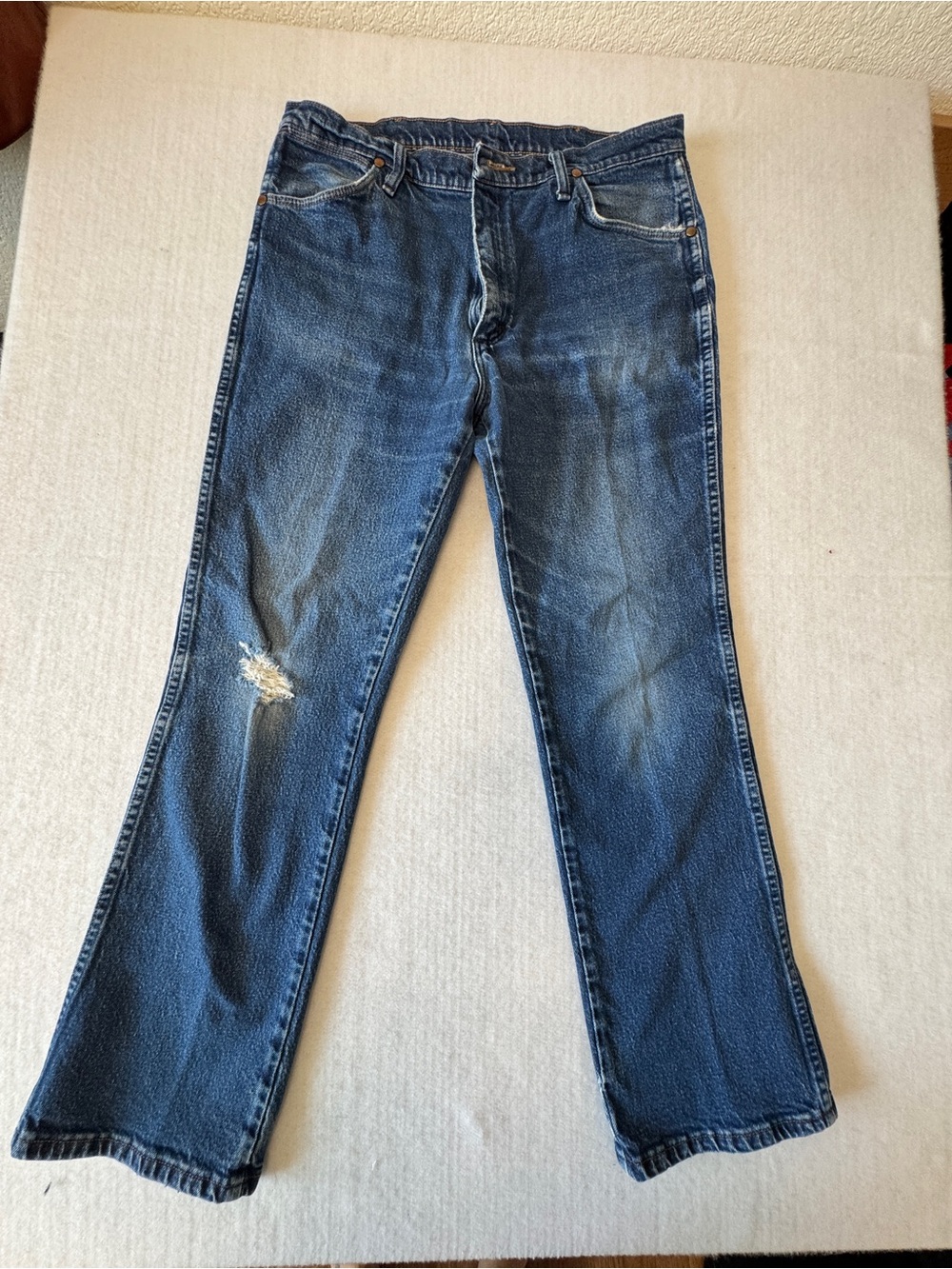 Wrangler Men's Straight Leg Distressed Blue Jeans